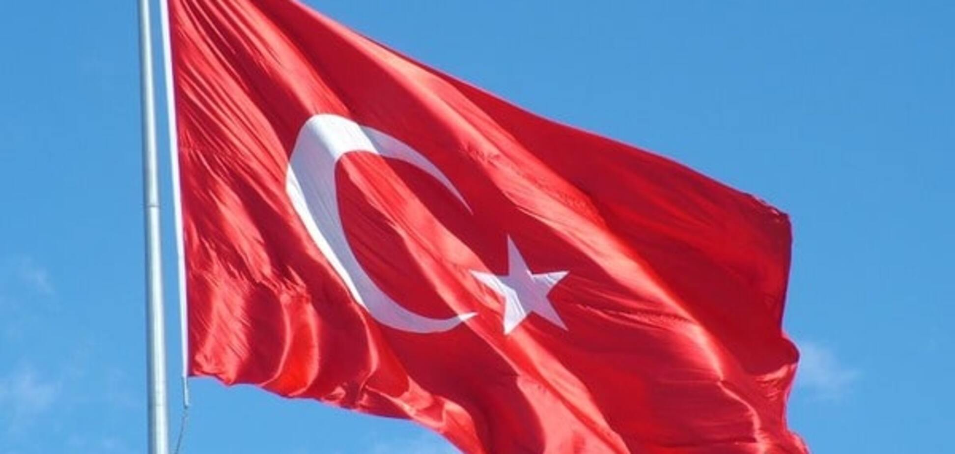 Друзья Путина? Турецкое консульство в Греции забросали коктейлями Молотова