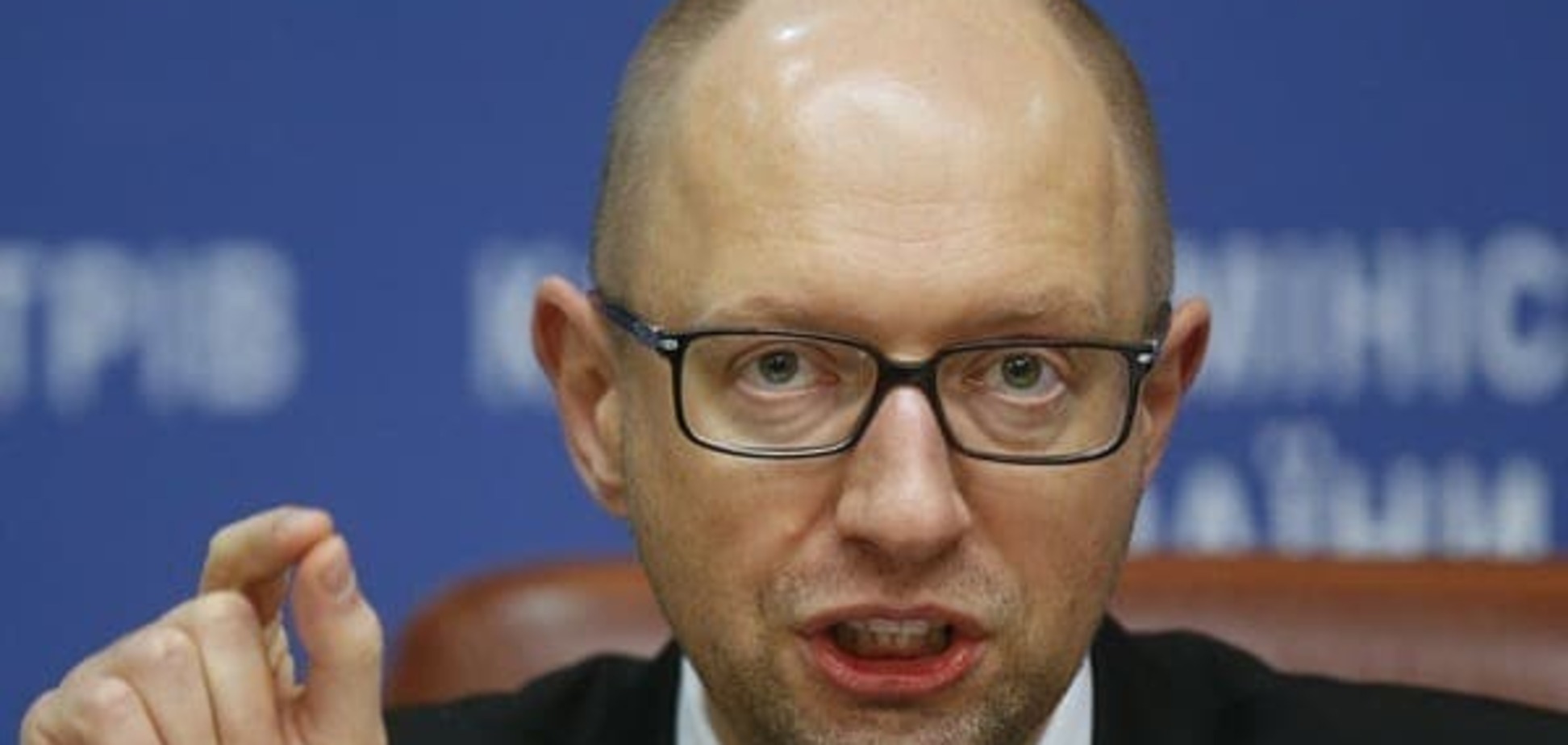 Яценюку выразили недоверие на родине и потребовали его отставки