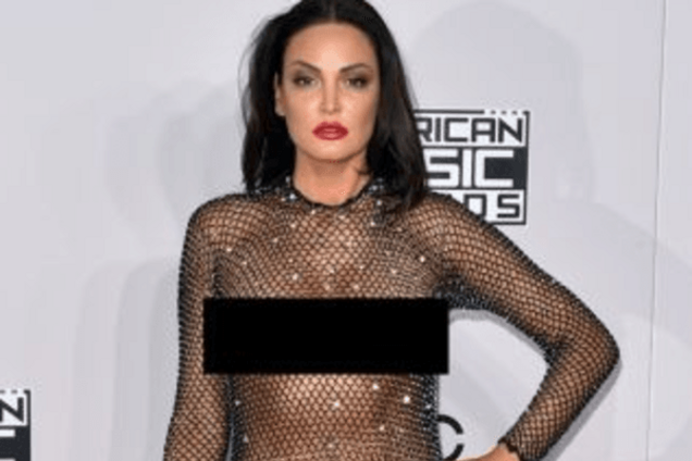 Самые скандальные наряды звезд 2015 года