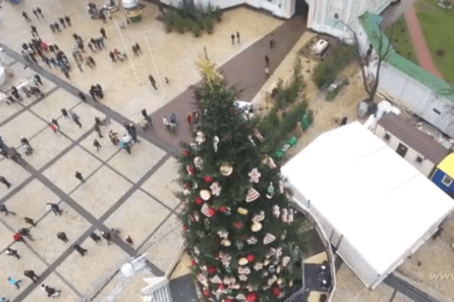 Главную елку Украины сняли с высоты птичьего полета: видеофакт
