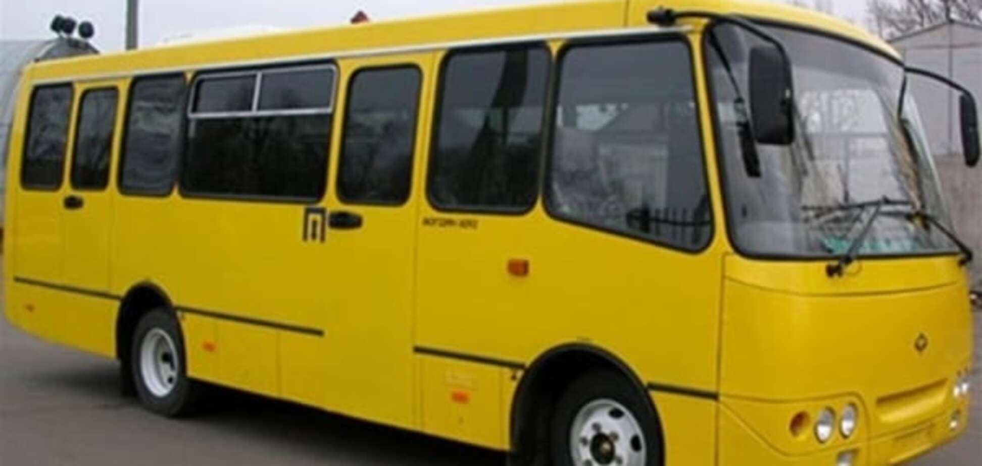 В Киеве маршруточник в тянучке устроил разборки с водителем троллейбуса