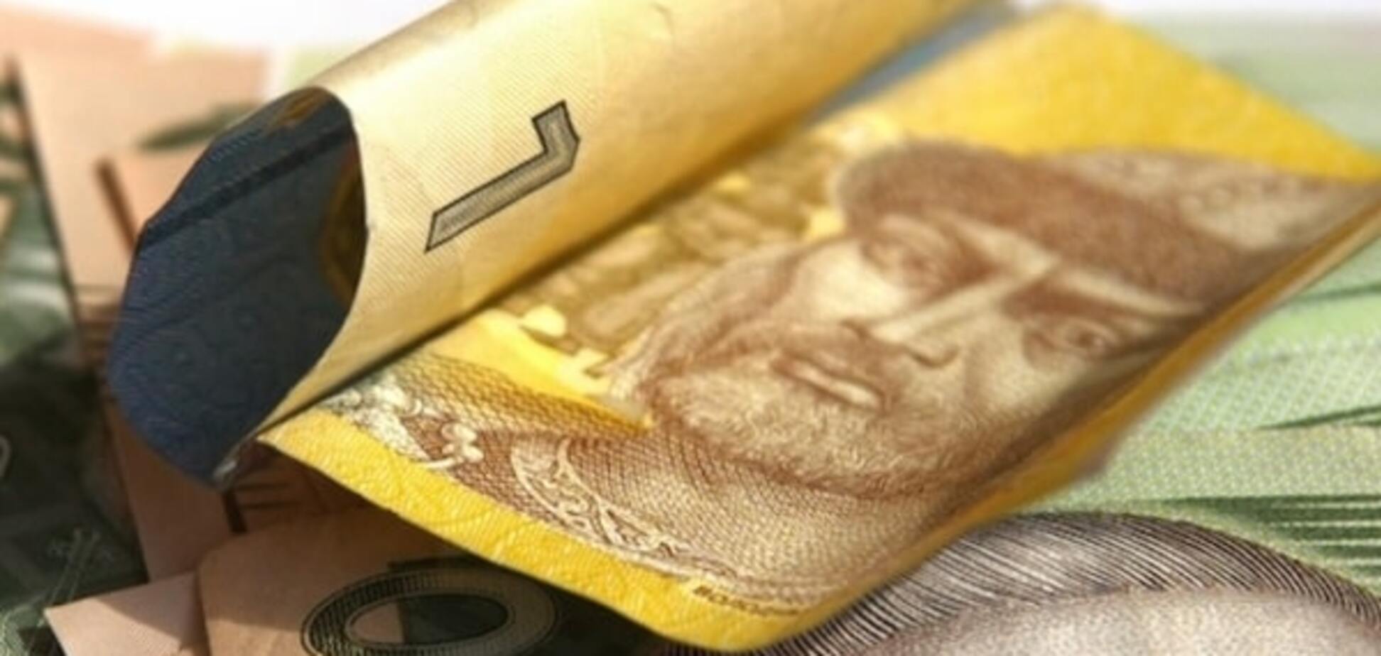 Порошенко пасе задніх: складений ТОП-5 найбільших зарплат держслужбовців в Україні