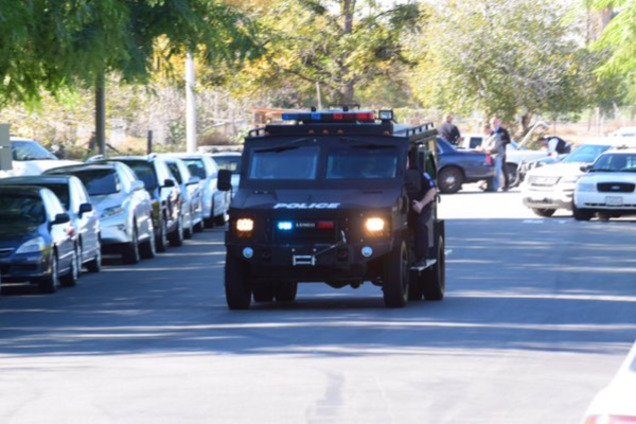 Калифорнийский стрелок 'вооружен до зубов' и носит бронежилет – полиция