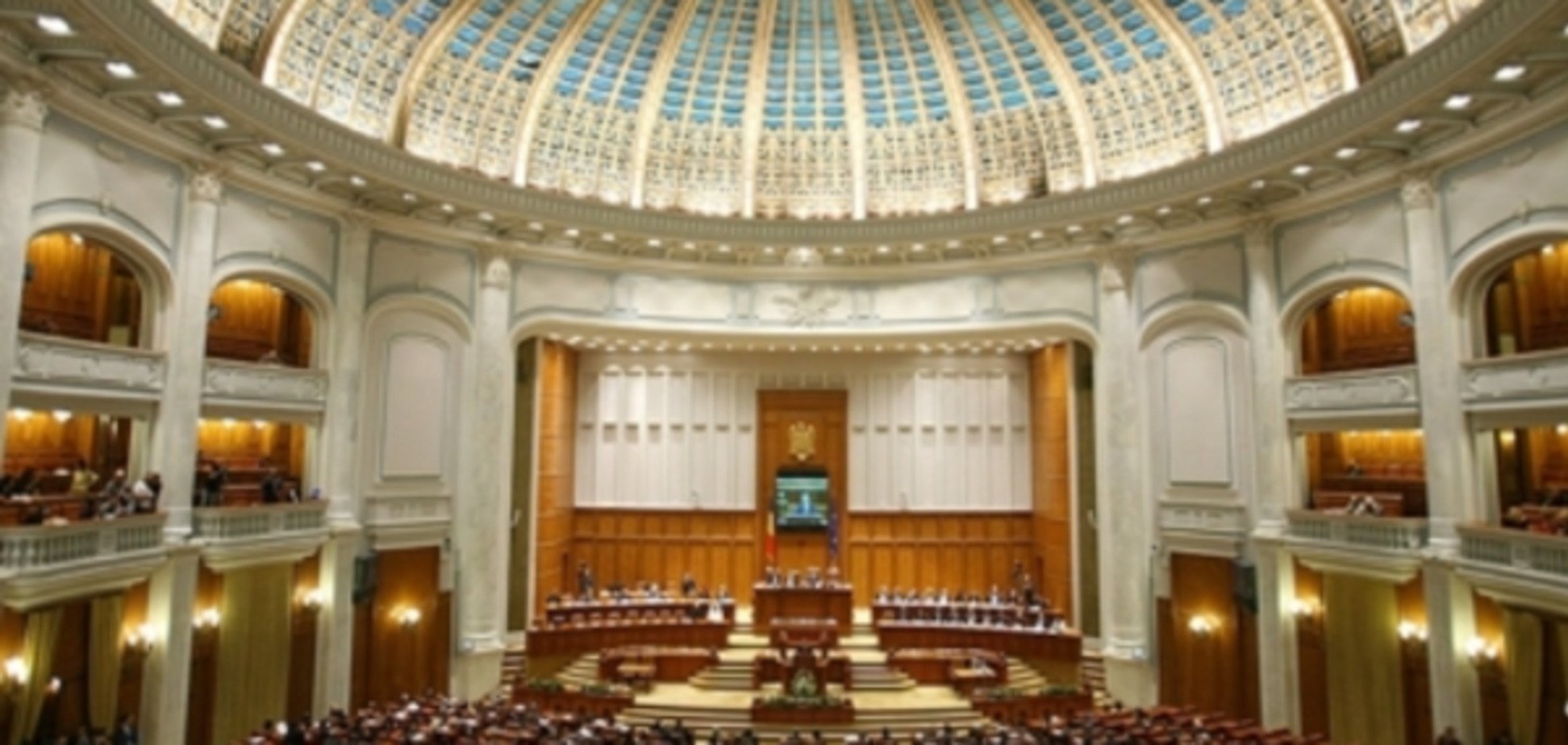 В Румынии парламент одобрил арест двух депутатов-коррупционеров