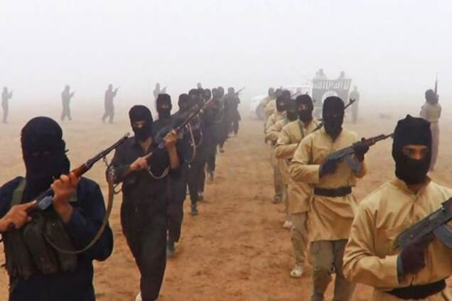 Без школ, больниц и зарплат: сбежавшие из ИГИЛ рассказали о жизни с террористами