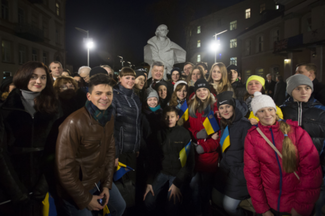 Порошенко в Литве: хочу видеть украинскую молодежь в Европе