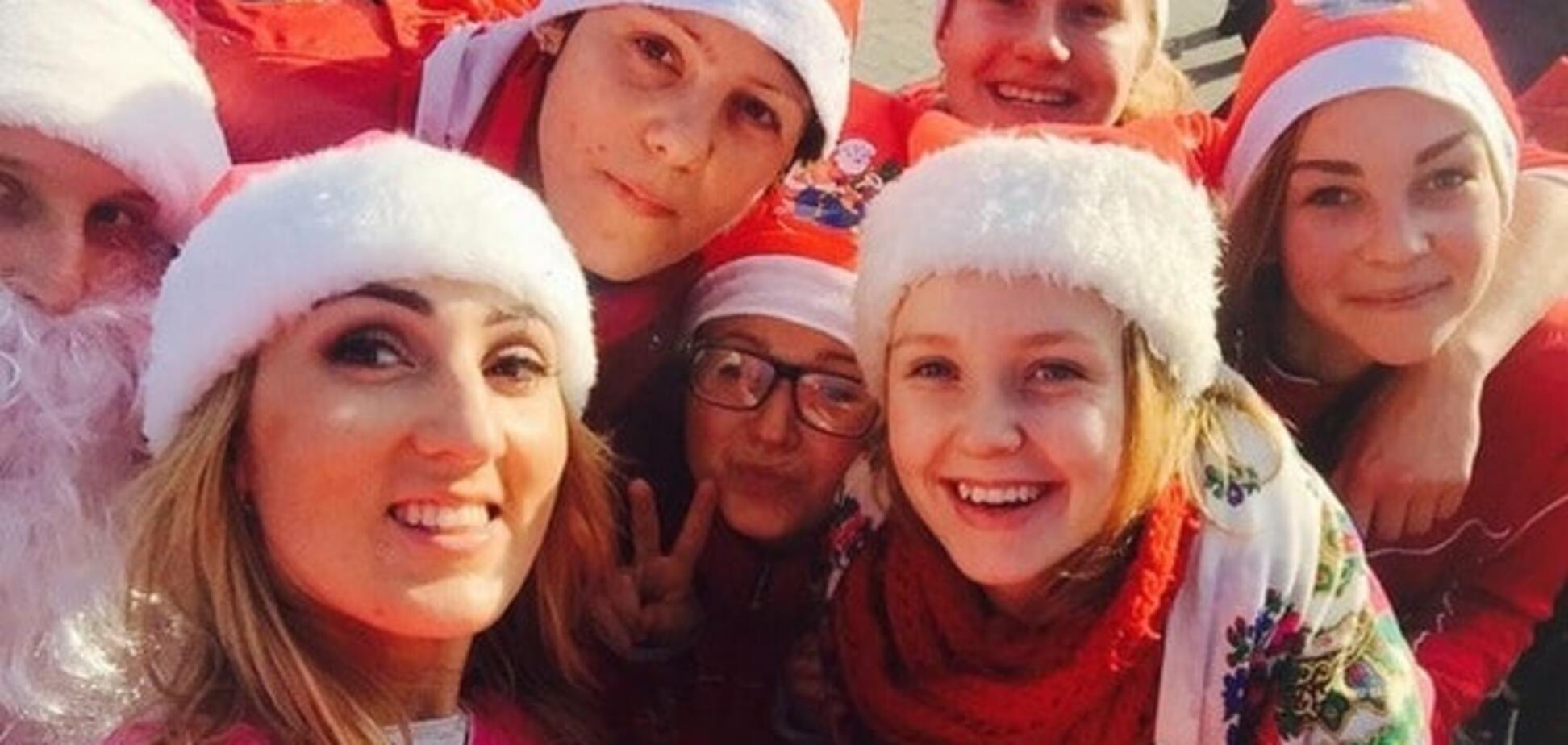 В Одессе устроили массовый забег Санта Клаусов: фоторепортаж