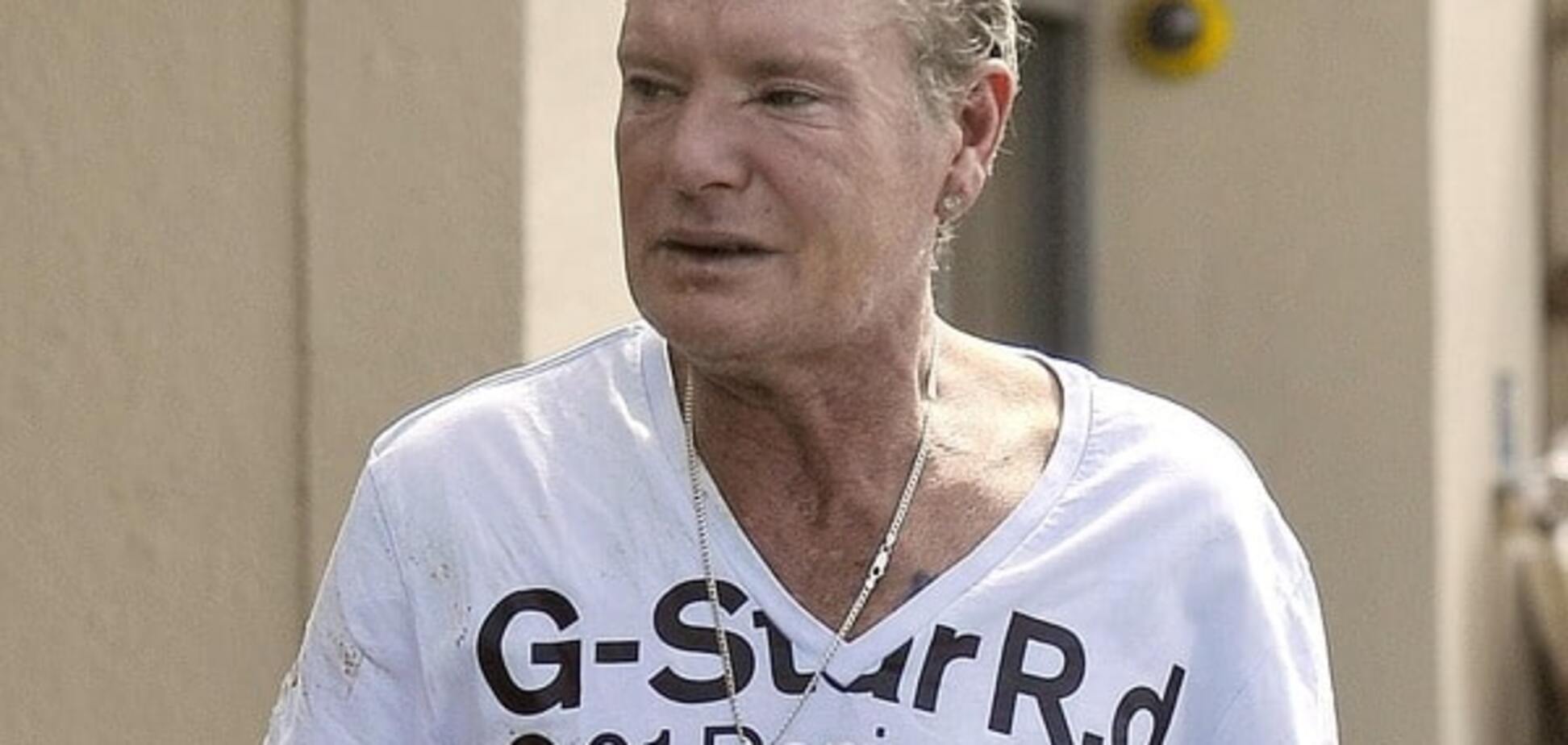 Легендарного экс-футболиста сборной Англии нашли пьяным в луже крови