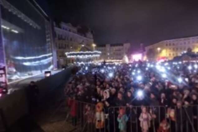 Если пропустили: в сети появилось сферическое видео открытия главной елки страны