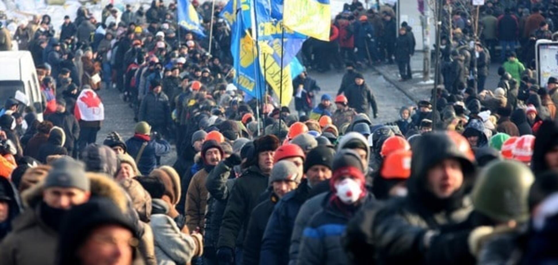 Україна як держава тріщить по швах, тоді як суспільство міцніє - історик