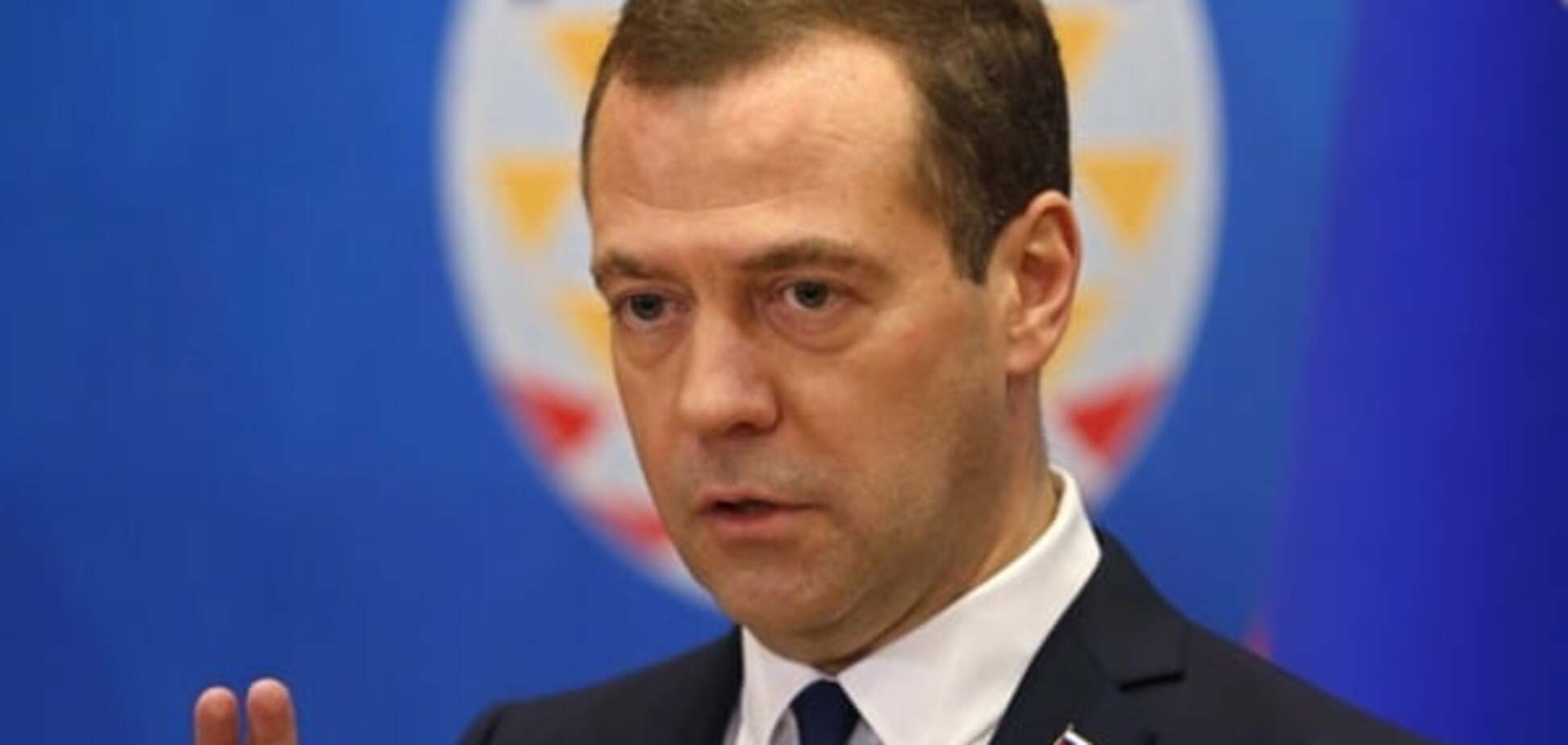 Медведев ввел санкции против Украины
