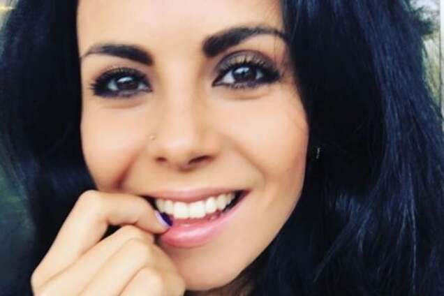 Настя Каменских произвела фурор прозрачным нарядом с глубоким декольте