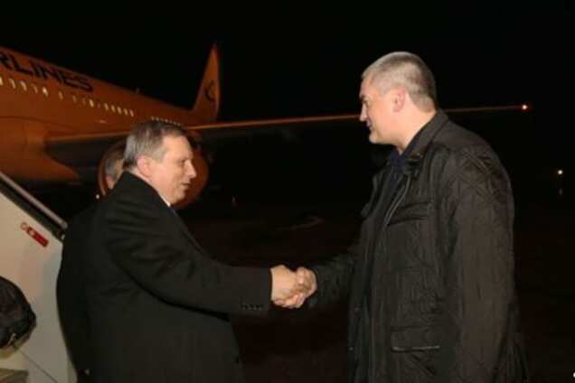 Непризнанные к непризнанным: 'премьер' Абхазии наведался в Крым