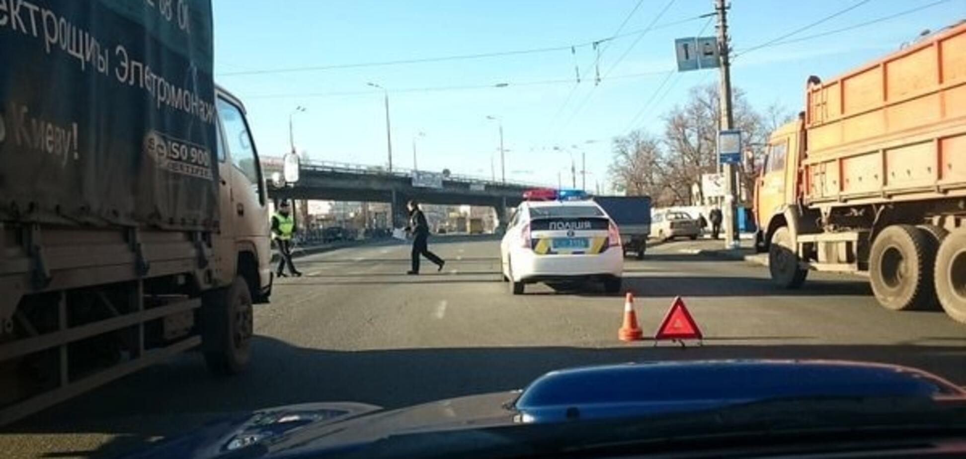 В Киеве из-за трех аварий образовался крупный дорожный затор