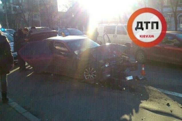 В Киеве на Дарнице BMW взяло на таран маршрутку