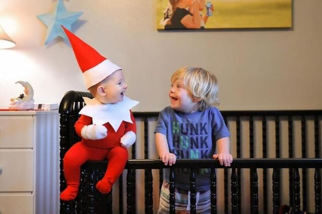 Маленький эльф: отец превратил малыша в помощника Санты