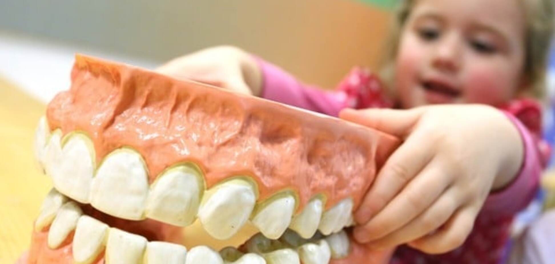 Японські медики навчилися безболісно вирощувати зуби