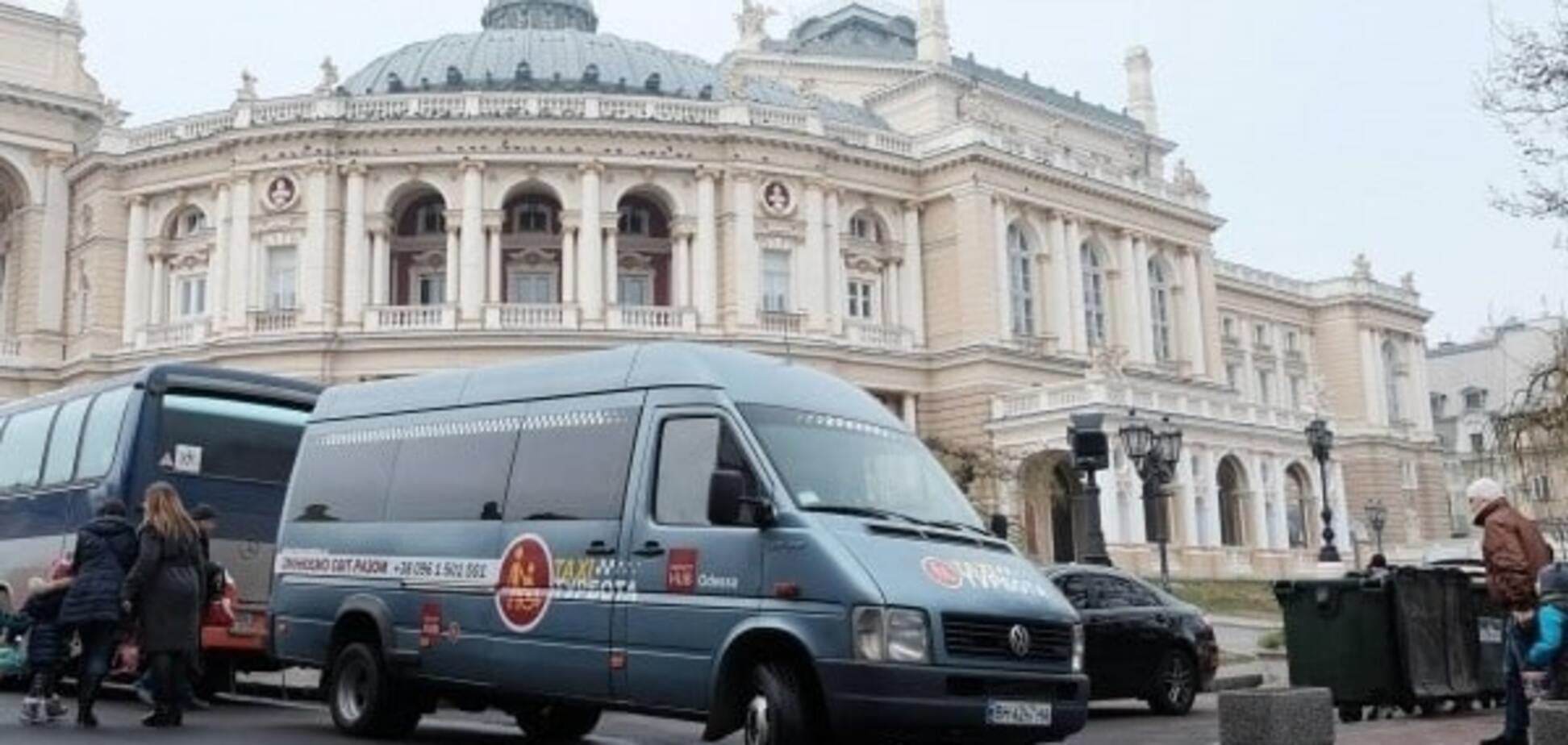 Рука помощи: в Украине появилось специальное такси для инвалидов