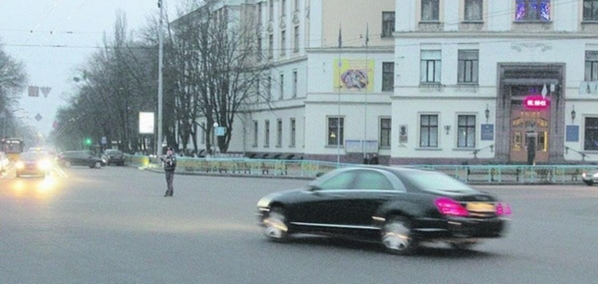 Кортеж Порошенко нарушил правила дорожного движения в Киеве: фотофакт