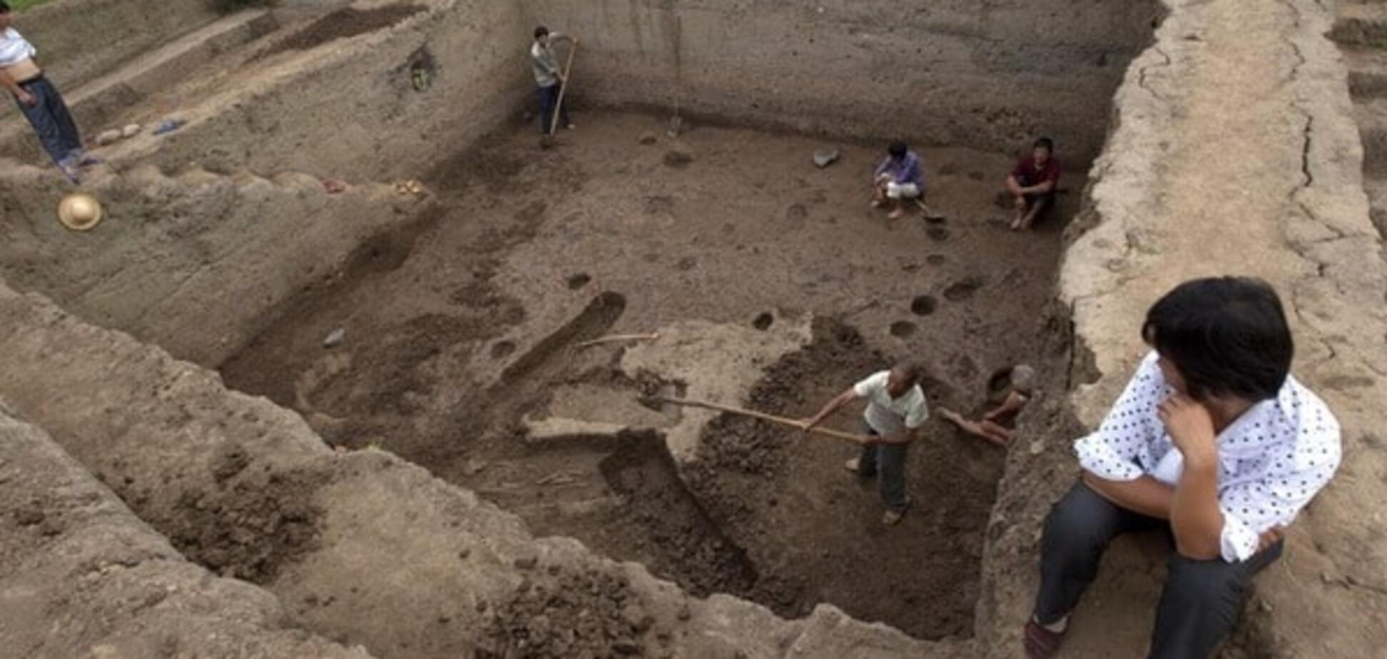 У Китаї в могилі аморального імператора знайшли скарби