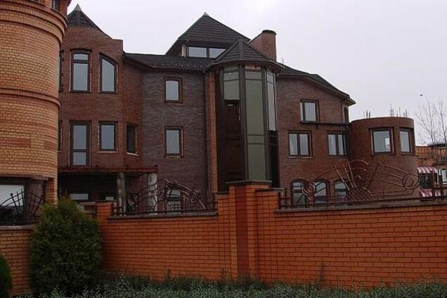 У Києві розгорівся скандал навколо котеджу Януковича-молодшого