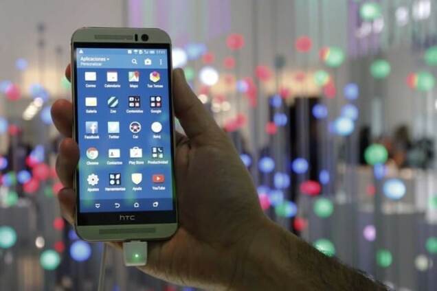 10 крутых смартфонов, которые покорили мир в 2015 году