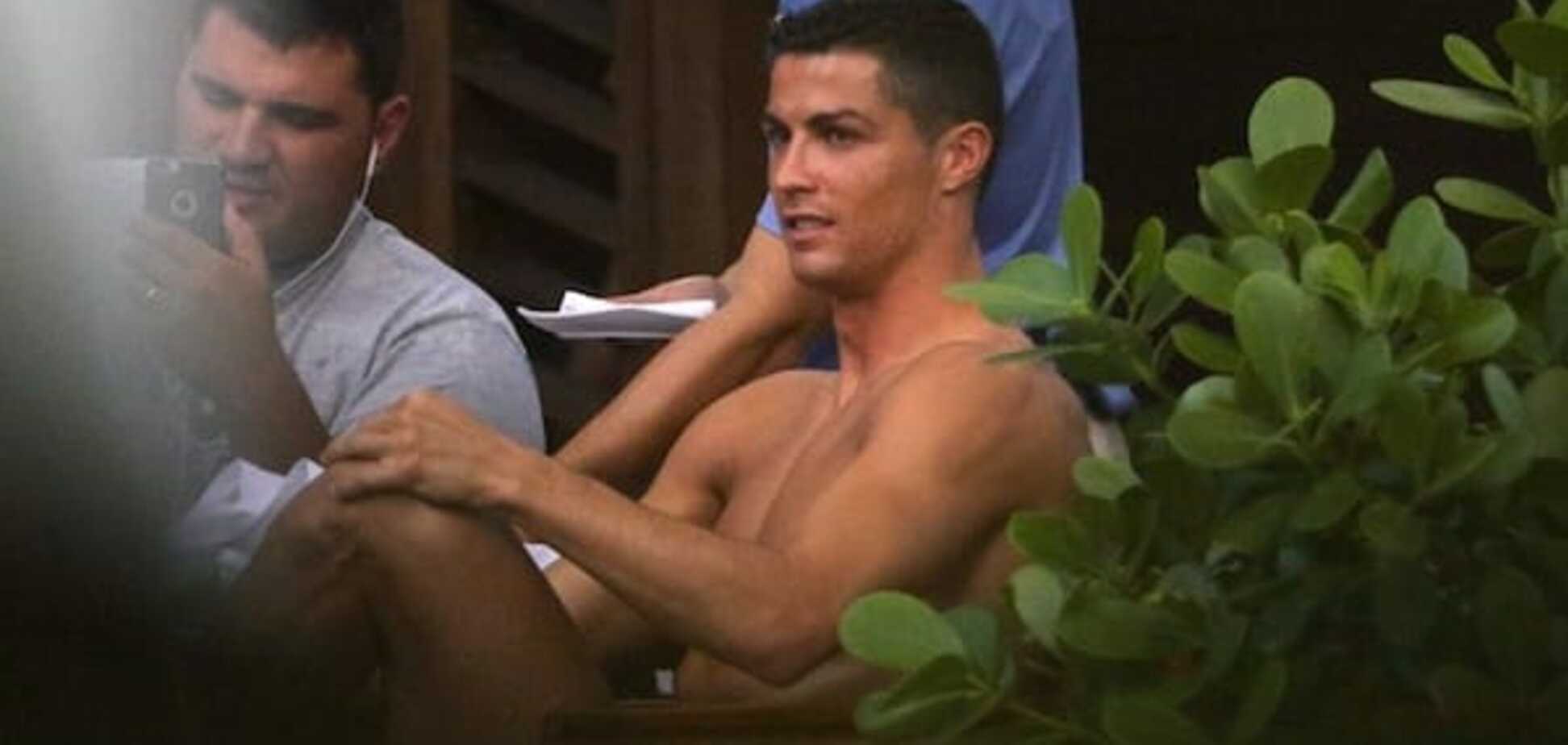 Папараці застукали Кріштіану Роналду за ніжностями з чоловіком: фото 'голубків'