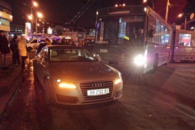 Привіт, столиця: 'герой парковки' з Луганська кинув авто посеред дороги