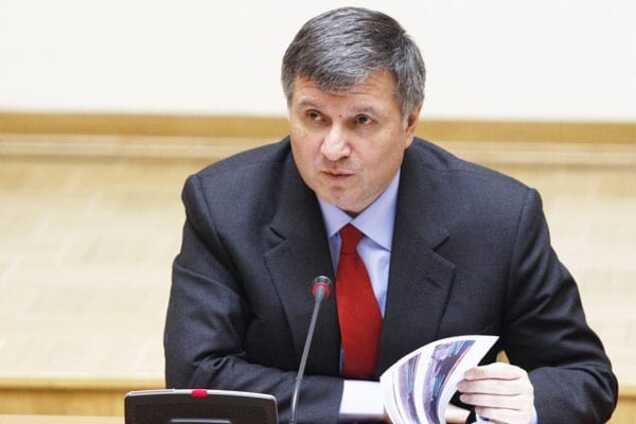 Аваков 'брызнул слюной' в адрес 'неуважаемого' Лещенко: фотофакт