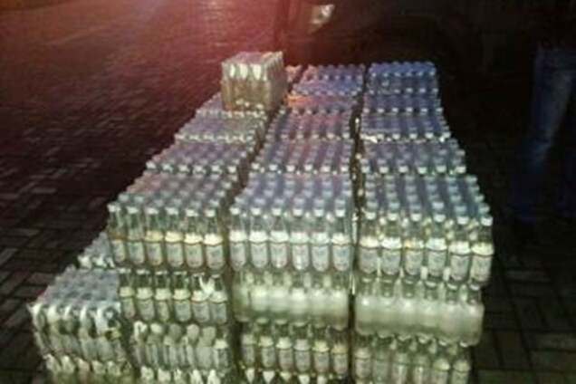 К террористам на Донбасс не пустили грузовики с минудобрениями и водкой: опубликованы фото