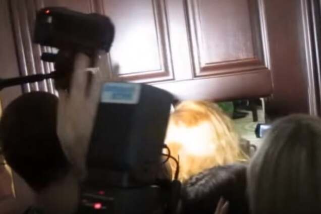 В Полтаве активисты и депутаты выбили дверь в кабинет мэра