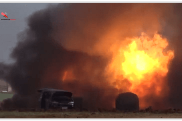 Кассетными бомбами по детям: Россия взорвала гумконвой в Сирии. Видеофакт