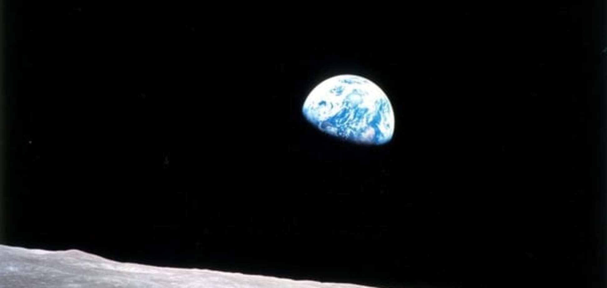 NASA опубликовало первое фото Земли с орбиты Луны