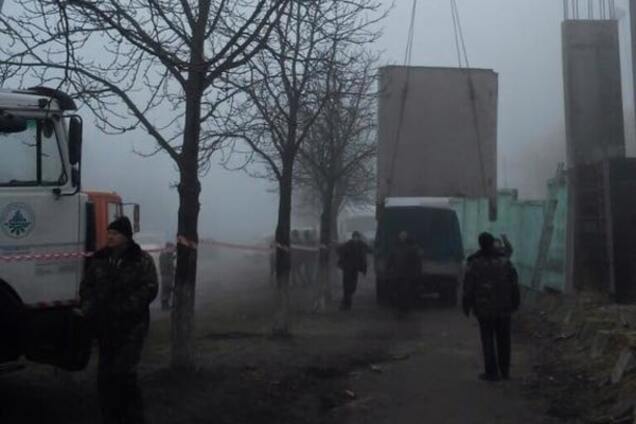 Вторая 'Элита-Центр': в Киеве на незаконной стройке снесли забор