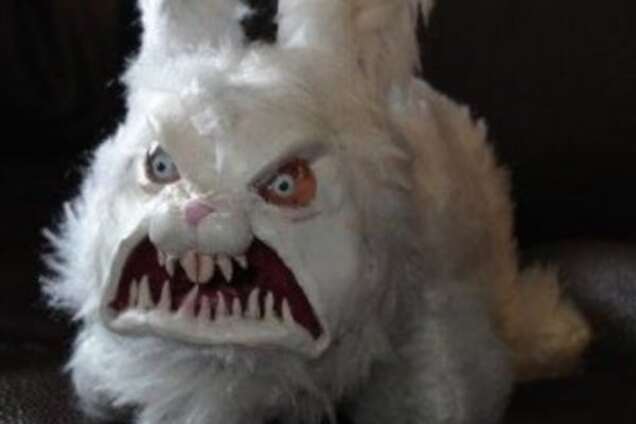 Довольный и злой кролик: Луценко и Аваков потроллили Яценюка забавными фото