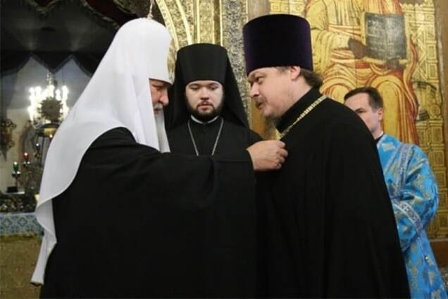 Их нравы: пойманный на поедании бургера спикер РПЦ 'отомстил' Патриарху Кириллу