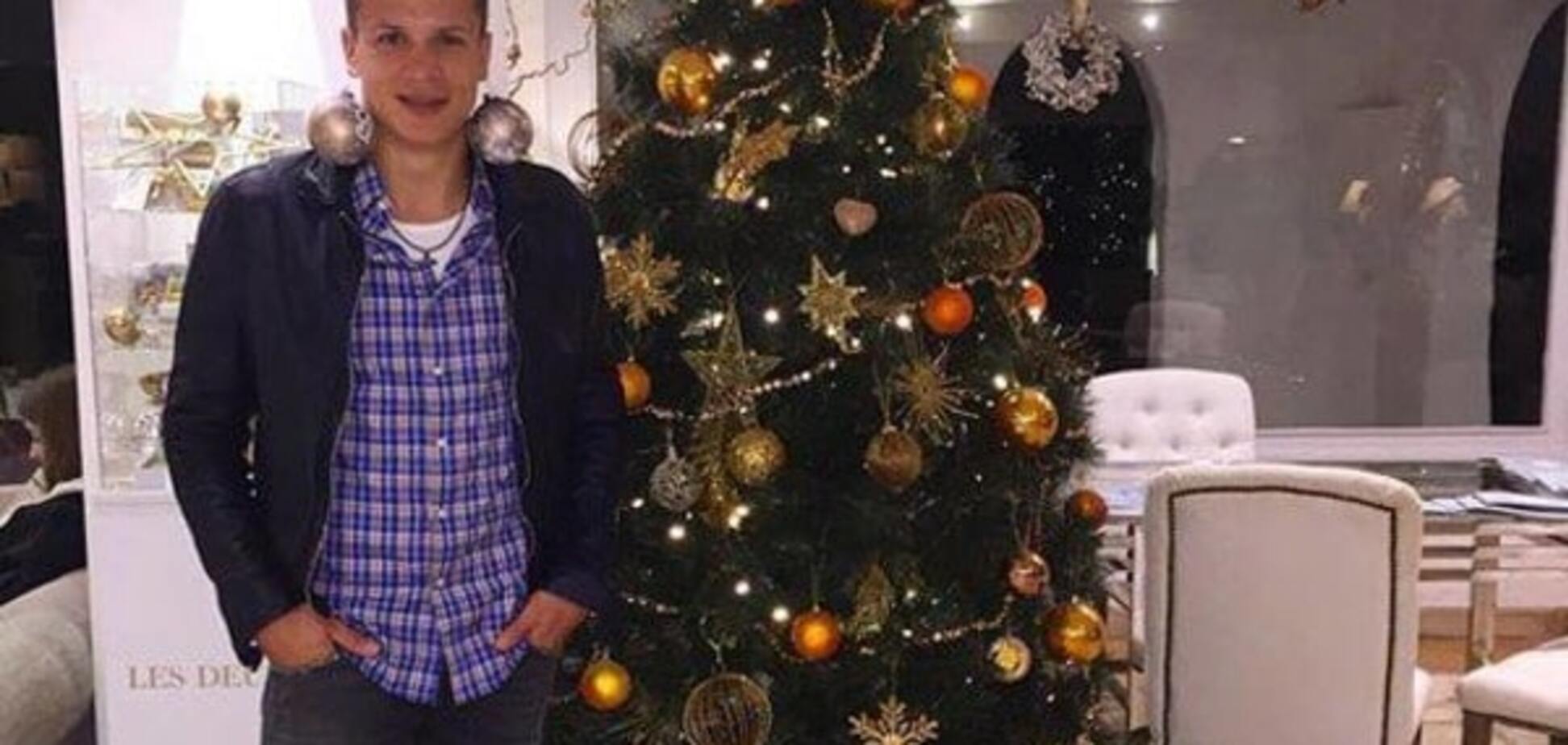 Стиляга Коноплянка поздравил испанцев с Рождеством: яркое фото