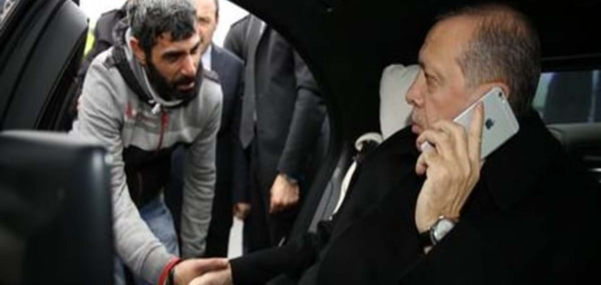 Адміністрація Ердогана пишається: президент Туреччини відговорив чоловіка від самогубства