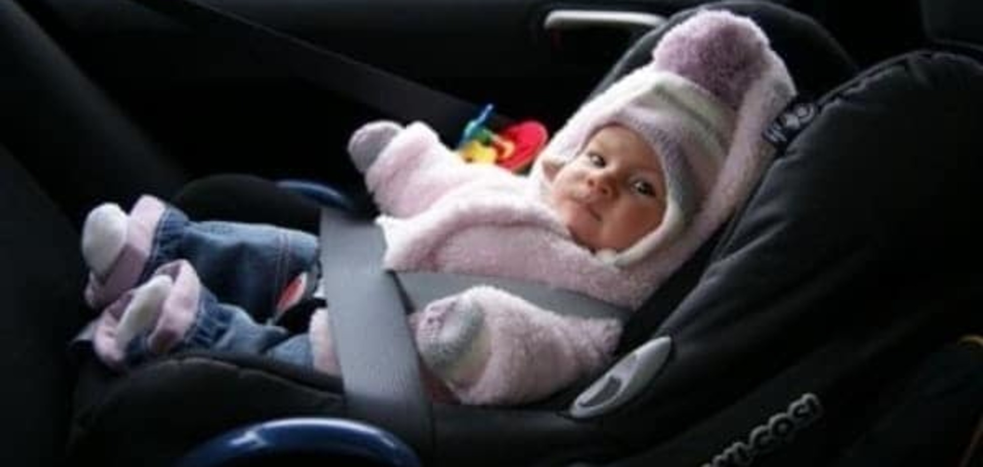 Детская безопасность в автомобиле: в автокресло без верхней одежды