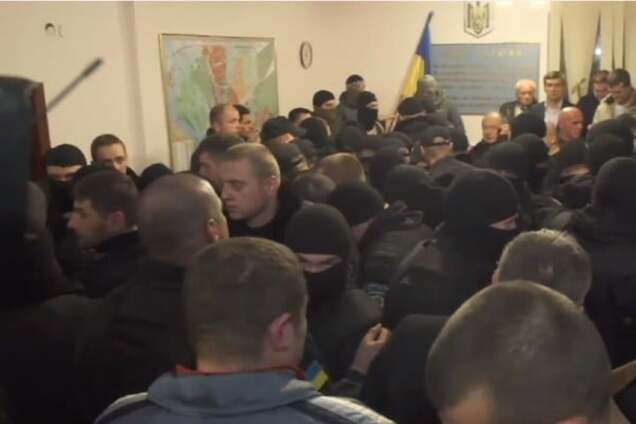 Корбан пришел в сознание, но плохо реагирует на внешние стимулы - депутат