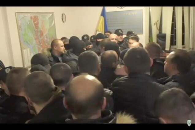 Силовики пытались вывезти Корбана из зала суда, заседание будет закрытым