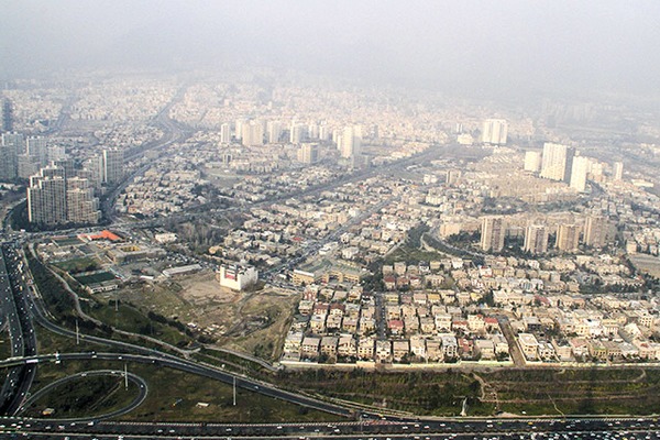 Матчі чемпіонату Ірану з футболу довелося скасувати через повітря