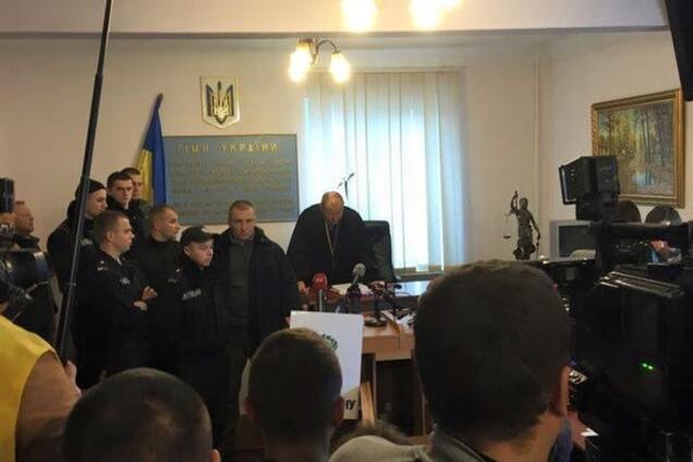 Корбана вновь принудительно доставят в суд