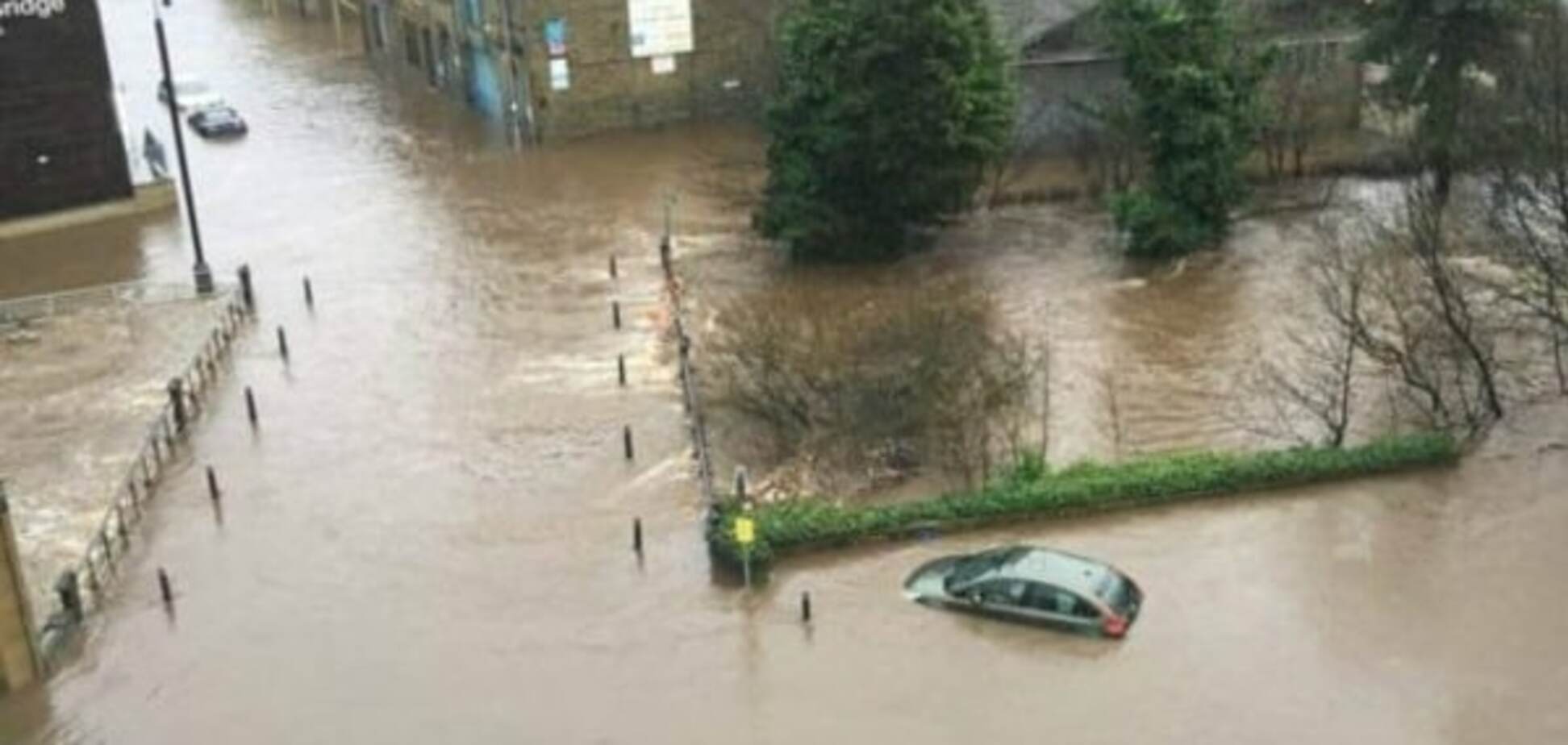 Большая вода накрыла Британию: власти объявили массовую эвакуацию. Фоторепортаж