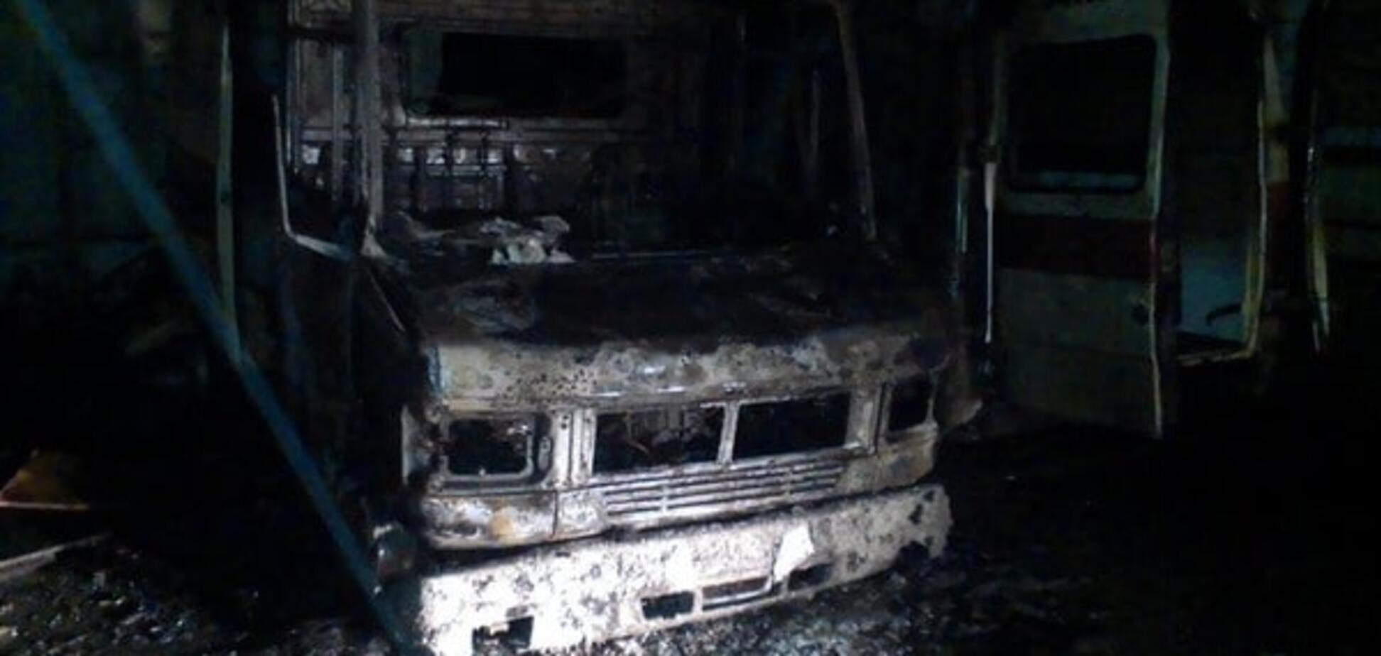Масштабный пожар возле киевской клиники: в ГСЧС сообщили подробности