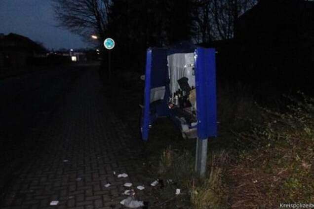 Автомат по продаже презервативов убил грабителя в Германии