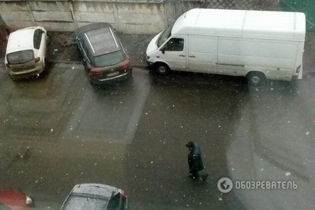В Киеве выпал снег