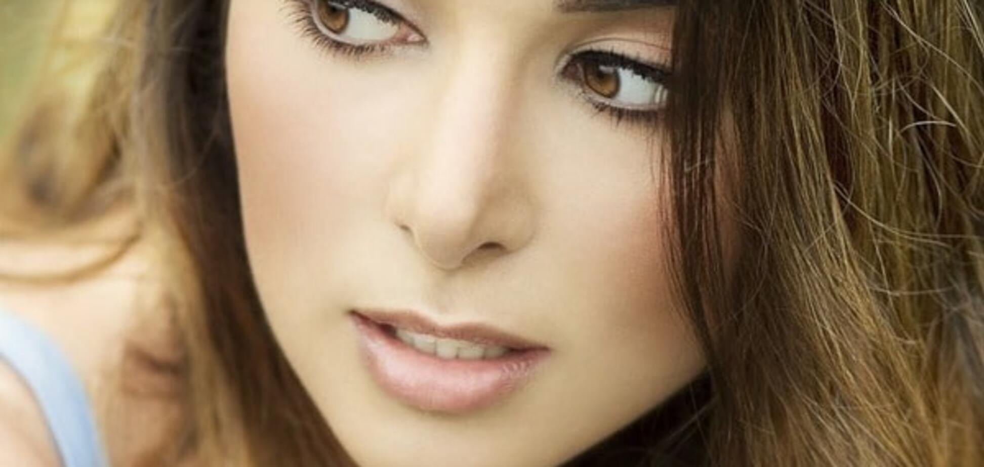 Злата Огневич шокировала поклонников разноцветным лицом