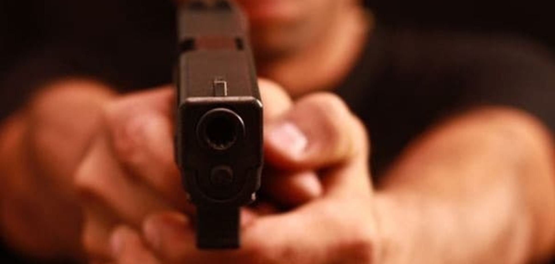 В Николаеве двое мужчин устроили драку со стрельбой: оба в больнице