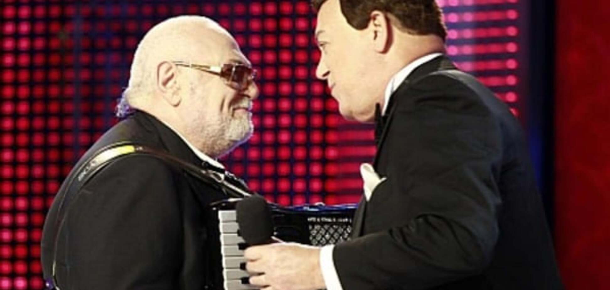 Кобзон и Табачник присвоили пляж в Киеве: опубликованы фото